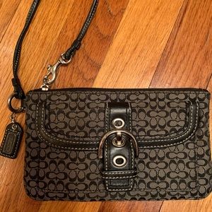 Coach wristlet wallet